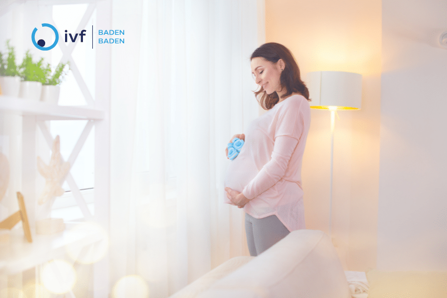 Eierstockverjüngung: Neues Verfahren für Frauen mit altersbedingter Unfruchtbarkeit