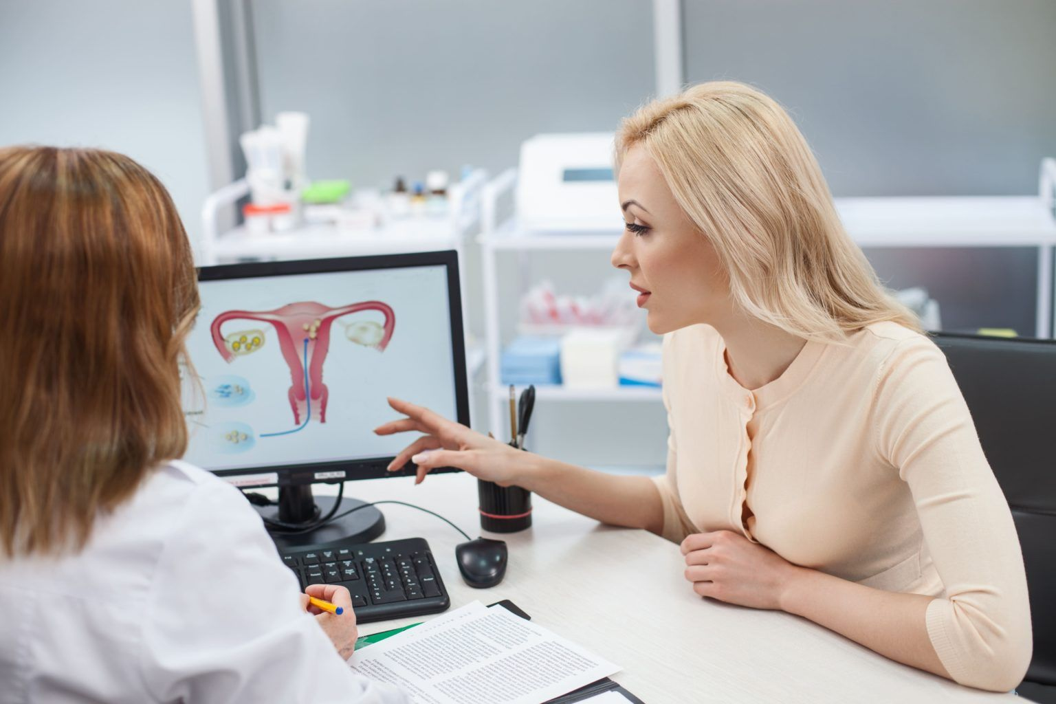 Unterstützung für die Ovarien: Was Sie über die Eierstockstimulation wissen sollten